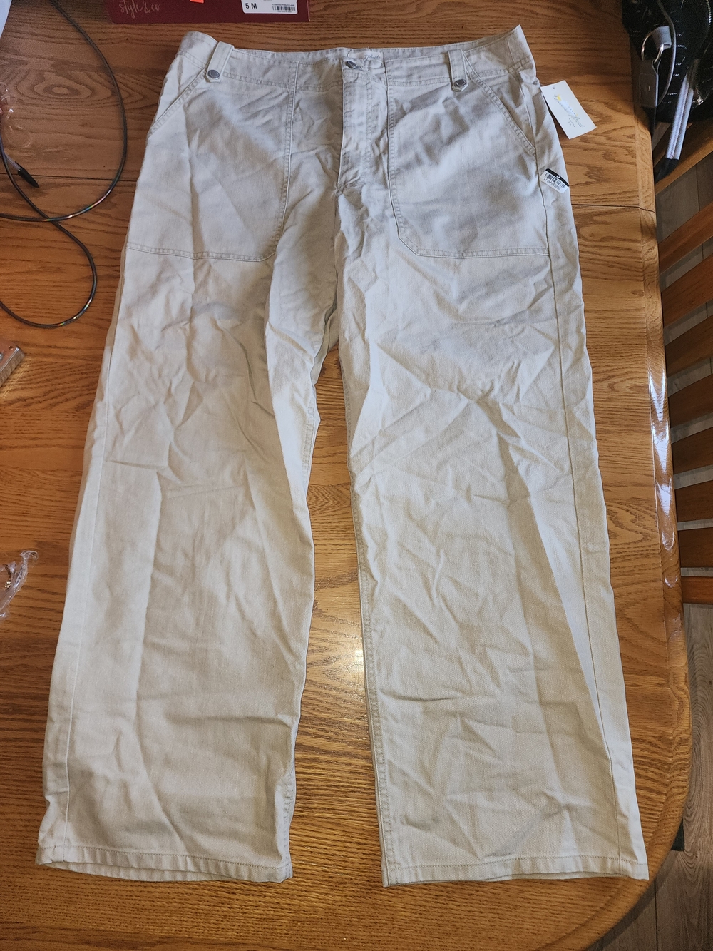 Universal Thread Womems Light Beige Chinos - Straight Leg